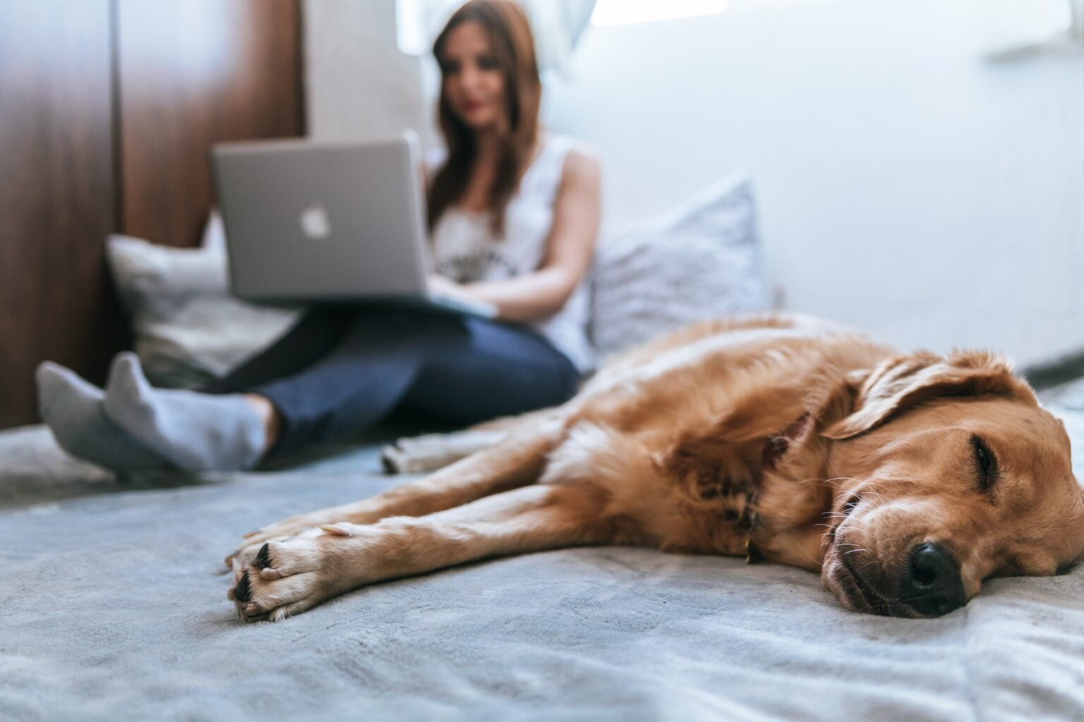15 Side Hustles To Do While Working Full-Time In 2025